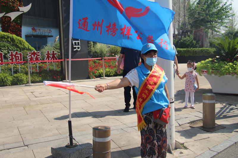 <strong>大鸡吧操小逼18禁</strong>